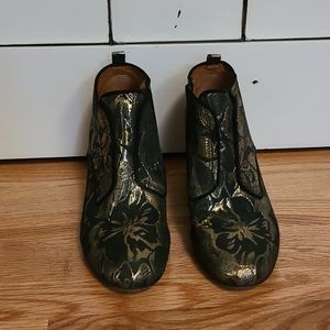 Black and gold bootie